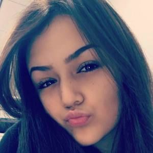 Meet your Posher, Daniela